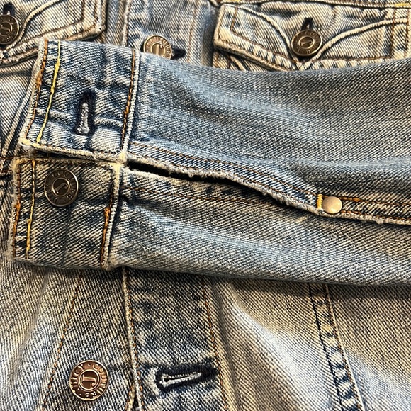 Cropped Juicy Denim Jacket - Picture 4 of 8
